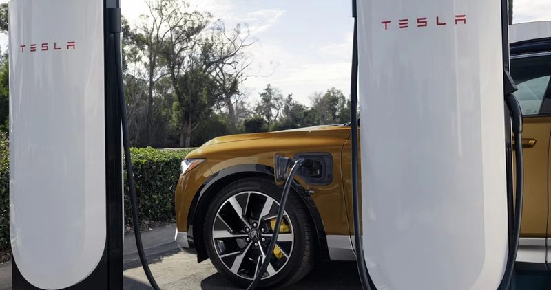 Tesla Supercharger dla innych aut - ceny i abonament
