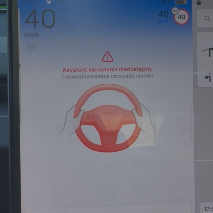 Komunikat Tesli na ekranie: Autopilot wymaga przejęcia kontroli nad pojazdem